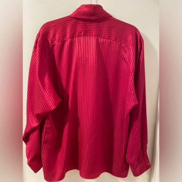 Vintage 70’s/80’s Women’s Red Hidden Button Down Blouse with Bowtie by St. John - Picture 2 of 11